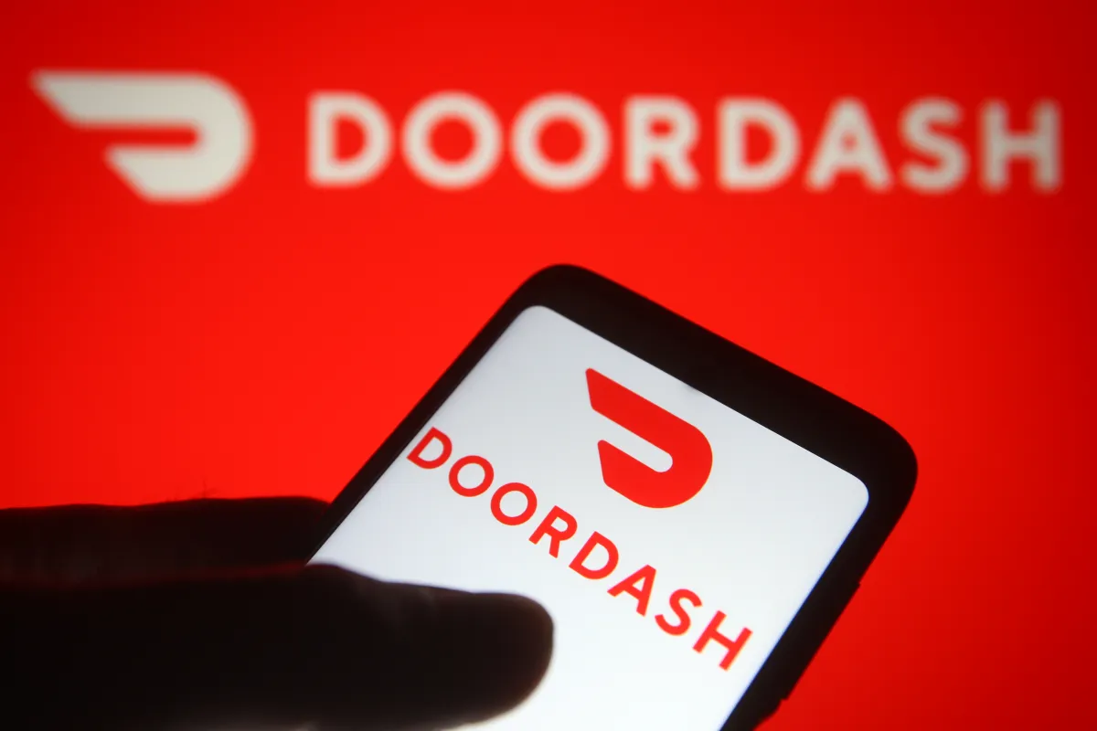 DoorDash nói chỉ nhận vài trăm đơn từ AI agent