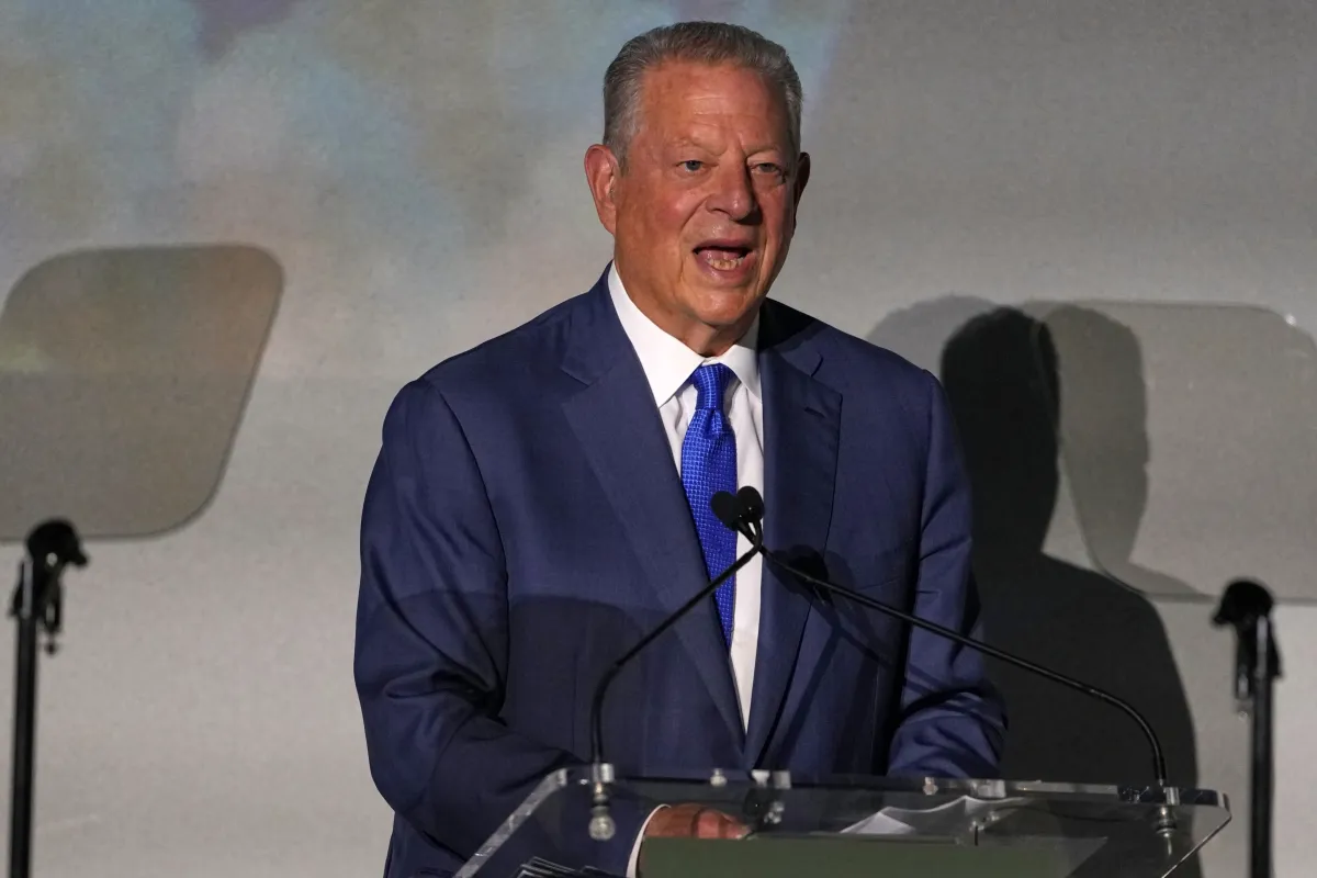 Al Gore nói rủi ro AI không nằm ở trung tâm dữ liệu