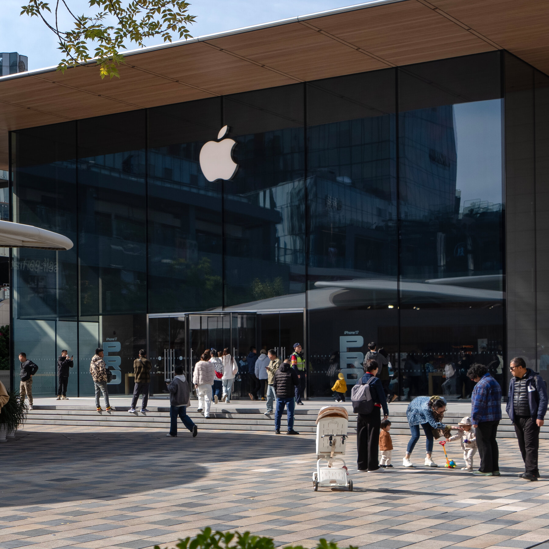 Apple ra chương trình thuê thiết bị cho iPhone và đồ khác