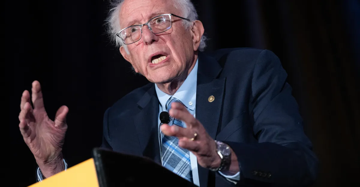 Bernie Sanders đề xuất cấm siêu trí tuệ nhân tạo