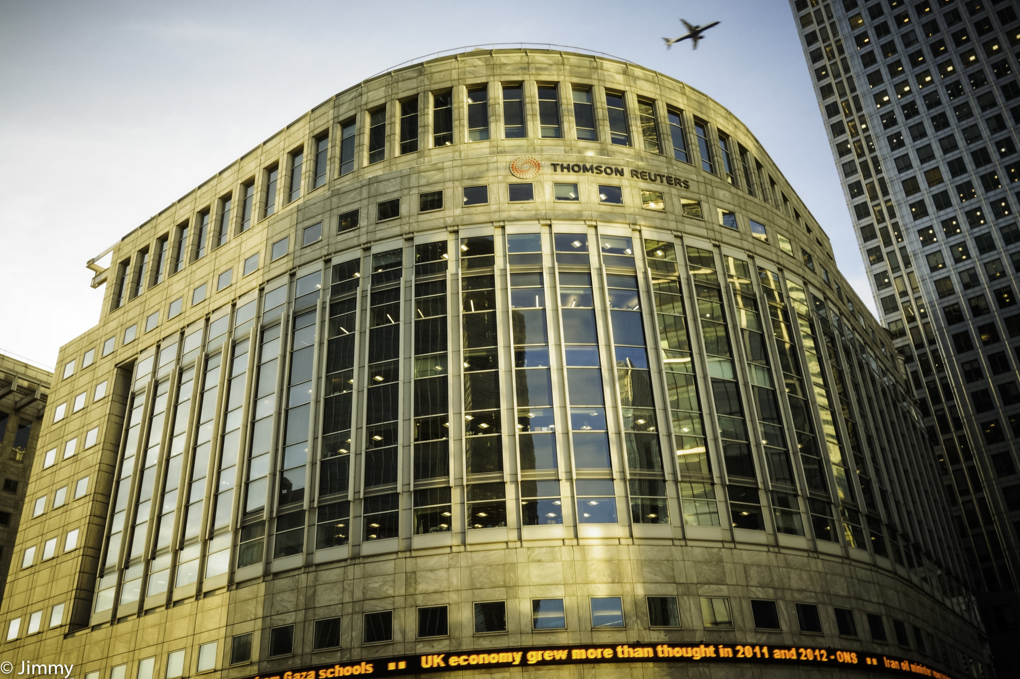 Thomson Reuters ra mắt model ngôn ngữ riêng "Thomson" cho pháp lý