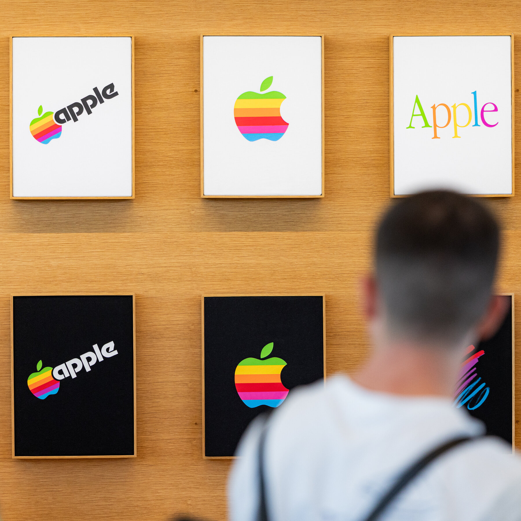 Apple lấy lại vị trí công ty đại chúng giá trị nhất thế giới