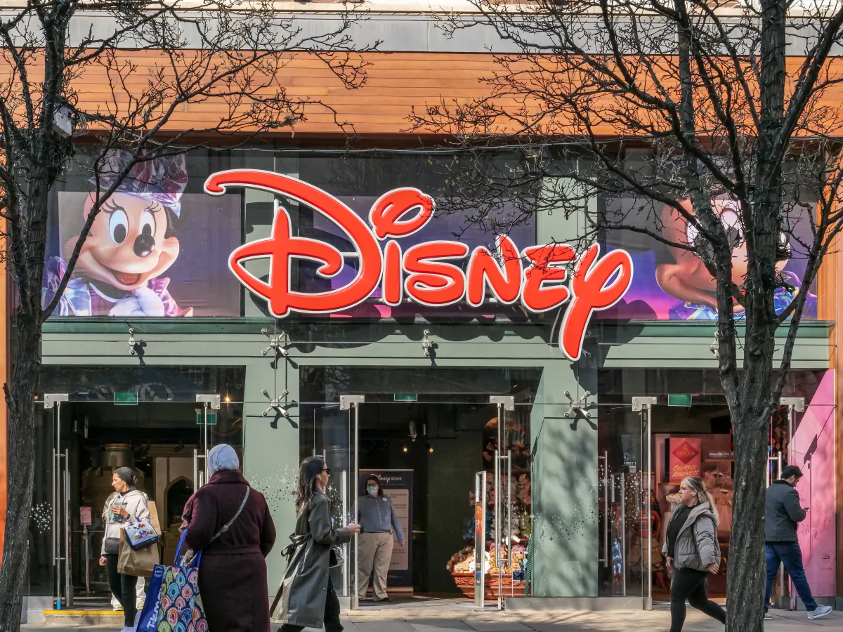 Disney thuê giám đốc công nghệ đầu tiên từ Character.AI