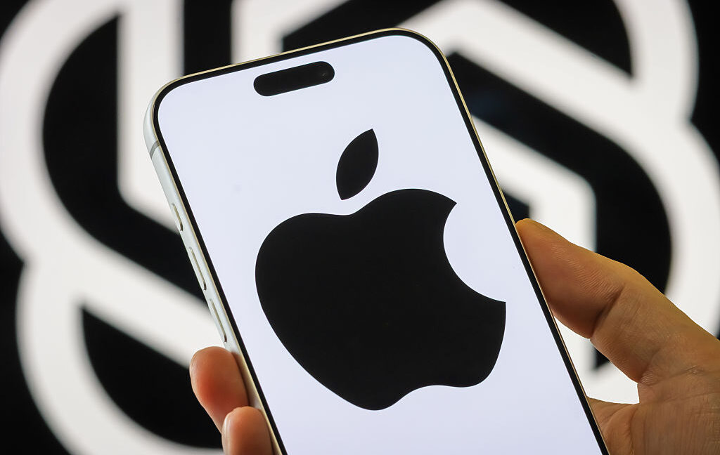 Musk kiện Apple và OpenAI về ChatGPT trên iPhone