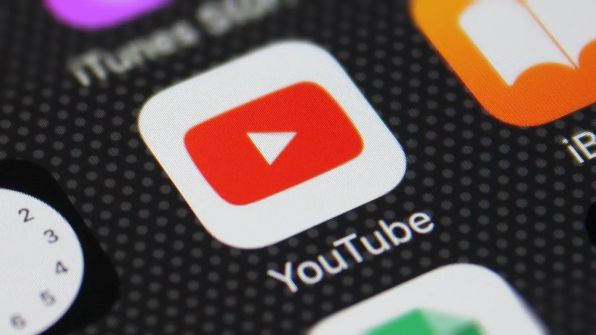 YouTube làm rõ chính sách về nội dung AI kém chất lượng và video gây khó chịu