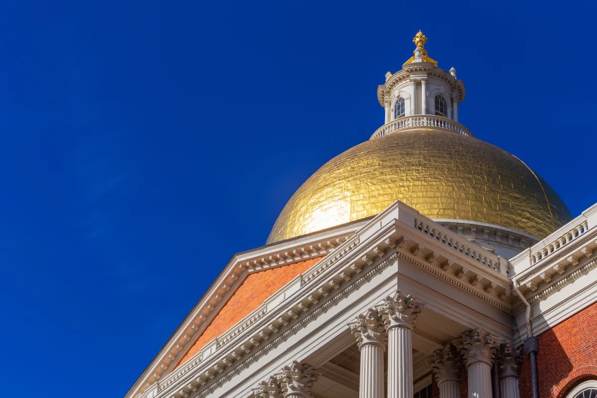 Massachusetts siết quy định điện sạch cho trung tâm dữ liệu