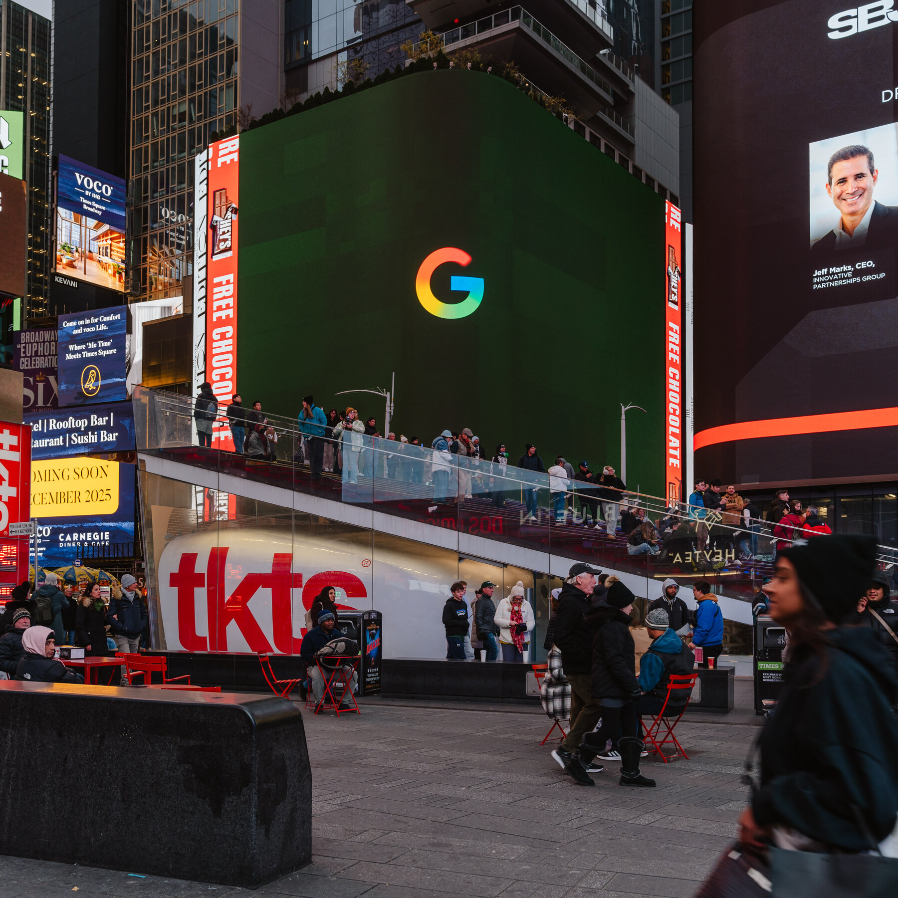 Alphabet báo lãi lớn, Google Cloud tăng mạnh nhờ AI doanh nghiệp