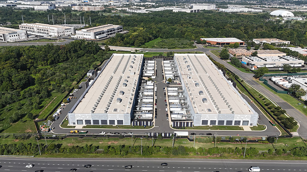 Amazon hứa hơn 1 tỉ đô la cho cộng đồng quanh trung tâm dữ liệu